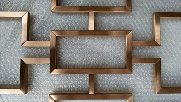 選不銹鋼屏風在糾結點焊還是滿焊？我幫你