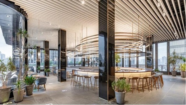 用不銹鋼裝飾，滿(mǎn)足你一切需求